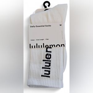 lululemon Unisex Daily Essential White Crew Length Medium Socks. New